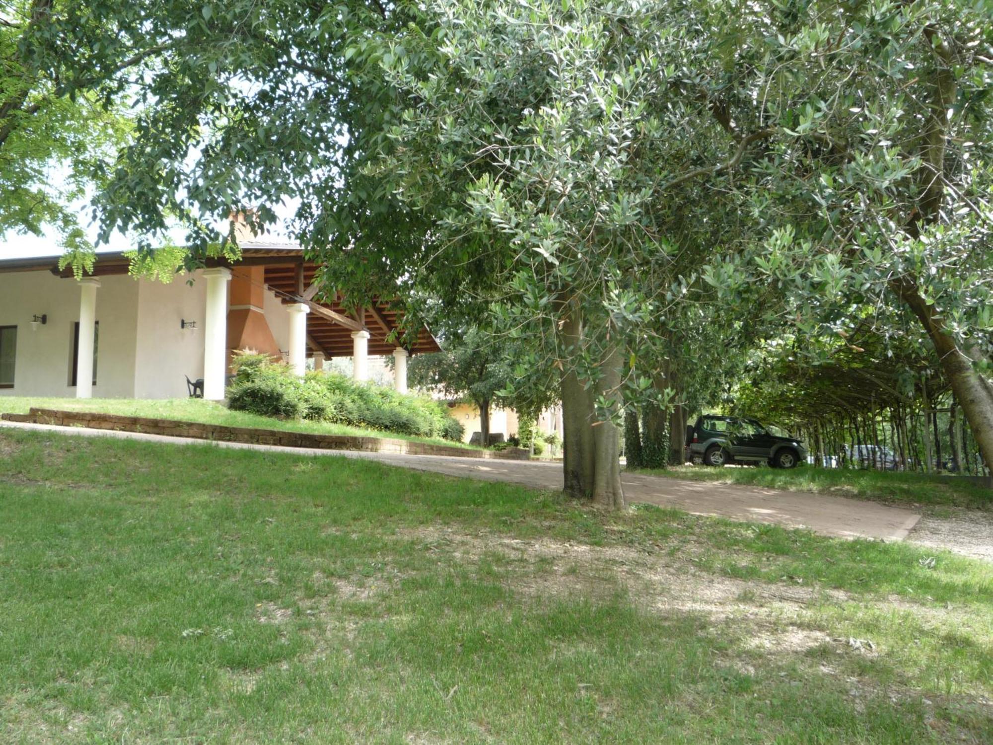 Agriturismo Lupo Bianco Monzambano Luaran gambar
