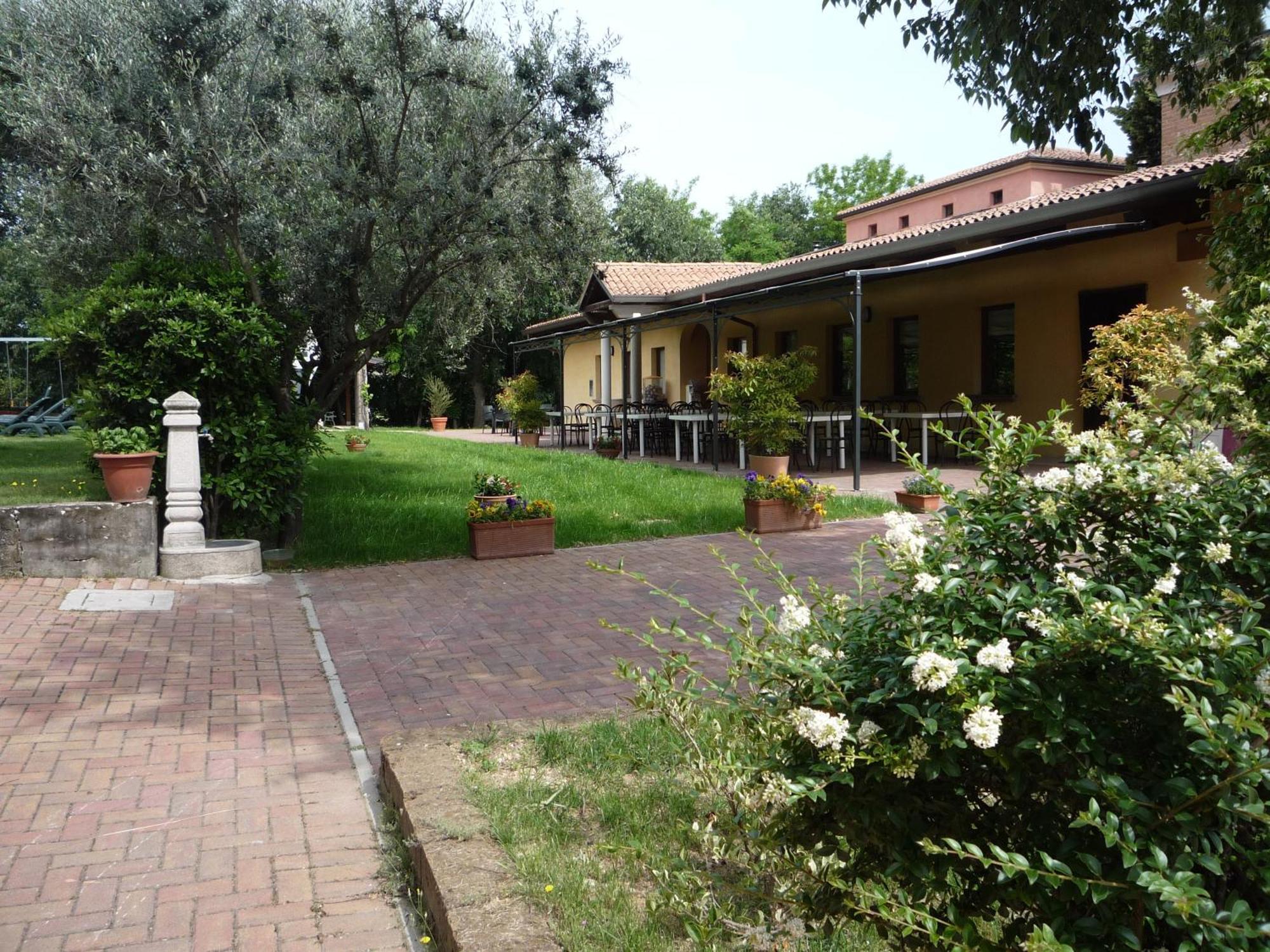 Agriturismo Lupo Bianco Monzambano Luaran gambar
