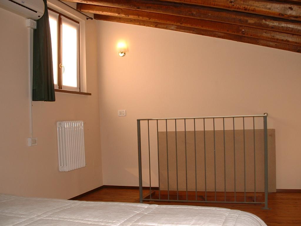 Agriturismo Lupo Bianco Monzambano Luaran gambar