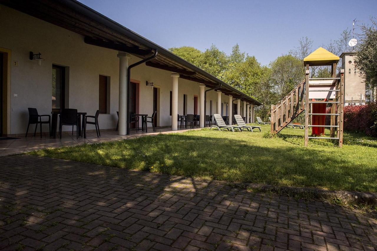 Agriturismo Lupo Bianco Monzambano Luaran gambar