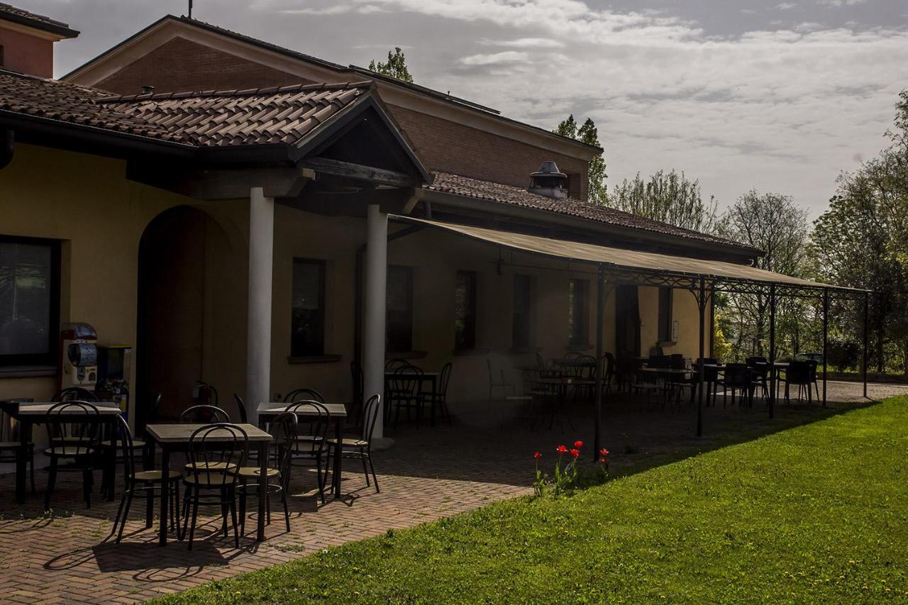 Agriturismo Lupo Bianco Monzambano Luaran gambar