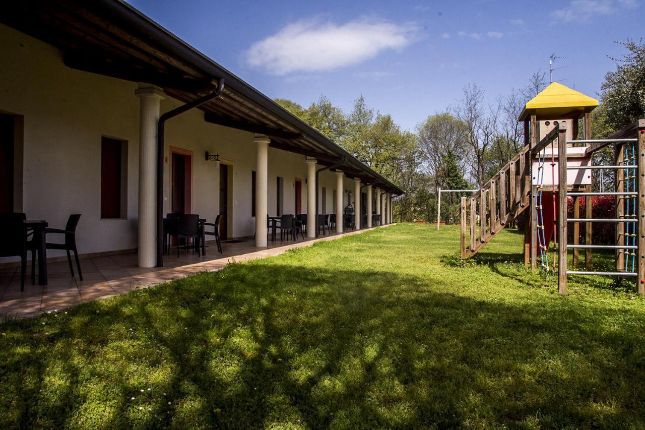 Agriturismo Lupo Bianco Monzambano Luaran gambar